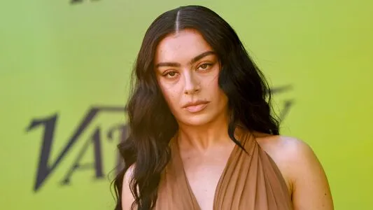Charli XCX OnlyFans Leaked Free Thumbnail Picture - #YiuGrmxOKn