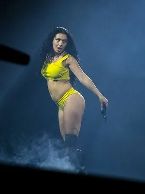 Charli XCX OnlyFans Leaked Free Thumbnail Picture - #cfkLpDiaT2