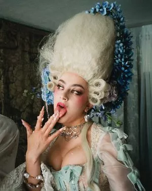 Charli XCX OnlyFans Leaked Free Thumbnail Picture - #gnOubMOfwM