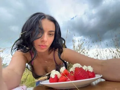 Charli XCX OnlyFans Leaked Free Thumbnail Picture - #izDIEIoVo2