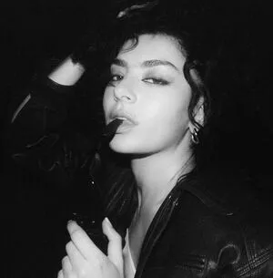 Charli XCX OnlyFans Leaked Free Thumbnail Picture - #jFaDLkb3dp