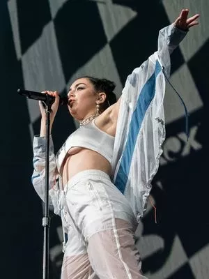 Charli XCX OnlyFans Leaked Free Thumbnail Picture - #jKT0DvEuZ4