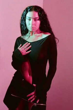 Charli XCX OnlyFans Leaked Free Thumbnail Picture - #kEJrbJ9YtW