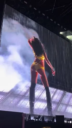 Charli XCX OnlyFans Leaked Free Thumbnail Picture - #lr2LFRa9bb