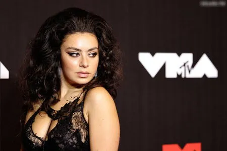 Charli XCX OnlyFans Leaked Free Thumbnail Picture - #qr1PKEnPlq