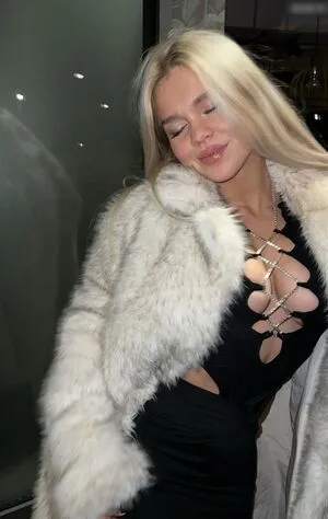 Charlimart OnlyFans Leaked Free Thumbnail Picture - #CWU2E6b1qt