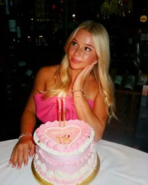 Charlotte Booth OnlyFans Leaked Free Thumbnail Picture - #DlMpJlbtQr