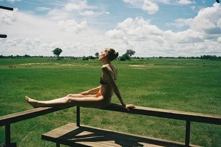 Charlotte Cardin OnlyFans Leaked Free Thumbnail Picture - #pyeWui997R