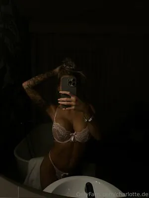 Charlotte De OnlyFans Leaked Free Thumbnail Picture - #X1JIEoMFND