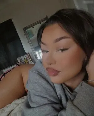 Charlotte Hutchinsonx OnlyFans Leaked Free Thumbnail Picture - #5T3mx5i9aX