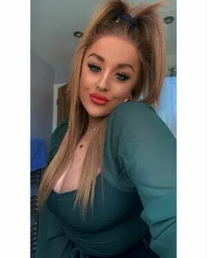 Charlotte Irvine OnlyFans Leaked Free Thumbnail Picture - #T7u2rR8xY1