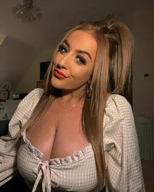 Charlotte Irvine OnlyFans Leaked Free Thumbnail Picture - #UIHaehnDY4