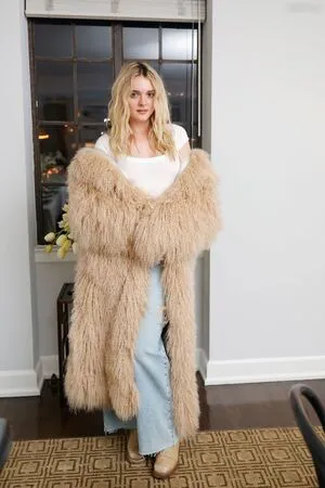 Charlotte Lawrence OnlyFans Leaked Free Thumbnail Picture - #4YiNtDTyHC