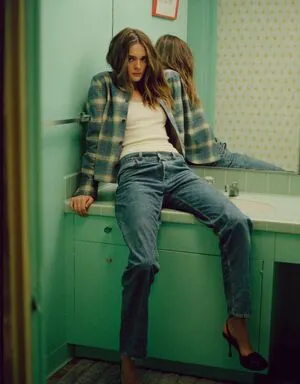 Charlotte Lawrence OnlyFans Leaked Free Thumbnail Picture - #Bo5SX2T3jW
