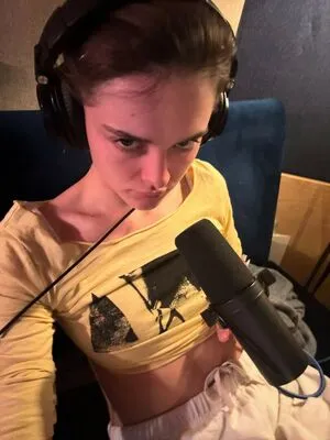 Charlotte Lawrence OnlyFans Leaked Free Thumbnail Picture - #C56ubo8lBx