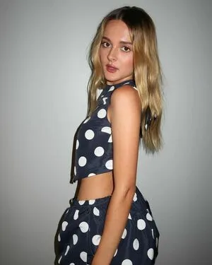 Charlotte Lawrence OnlyFans Leaked Free Thumbnail Picture - #ELCm9jLC7b