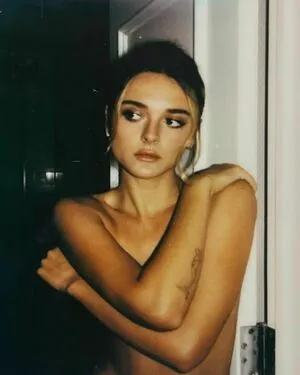 Charlotte Lawrence OnlyFans Leaked Free Thumbnail Picture - #GWbGrQFnF7