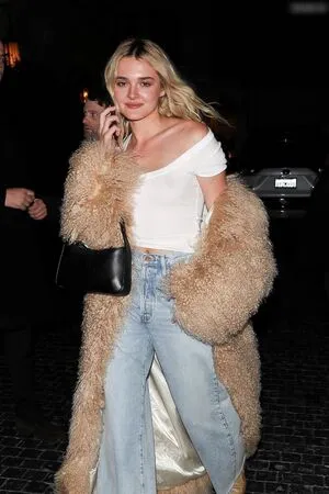Charlotte Lawrence OnlyFans Leaked Free Thumbnail Picture - #QlBvg4btsK