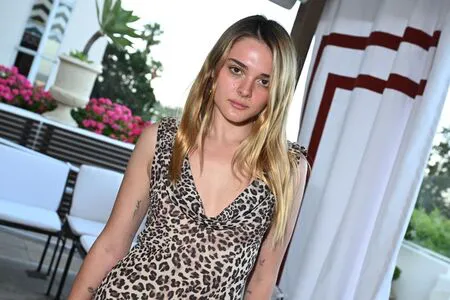 Charlotte Lawrence OnlyFans Leaked Free Thumbnail Picture - #kbTB7ffHcw