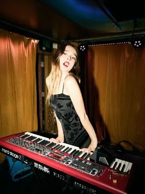 Charlotte Lawrence OnlyFans Leaked Free Thumbnail Picture - #m1uzboS8kc