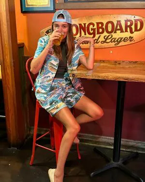 Charlotte Lawrence OnlyFans Leaked Free Thumbnail Picture - #t7nePlH0l8