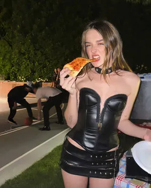 Charlotte Lawrence OnlyFans Leaked Free Thumbnail Picture - #v5B9gBF87G