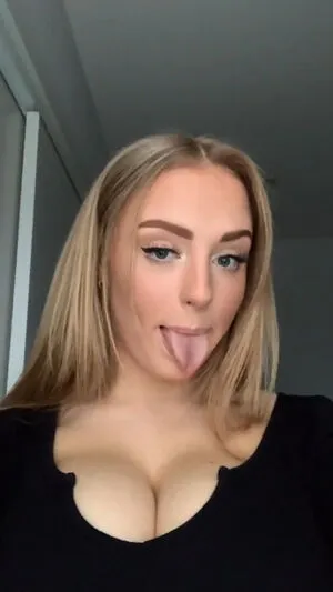 Charlotte Page OnlyFans Leaked Free Thumbnail Picture - #4c6H8MT9KD