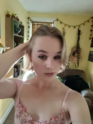 Charlotte40404 OnlyFans Leaked Free Thumbnail Picture - #0vw5Bw5CB0