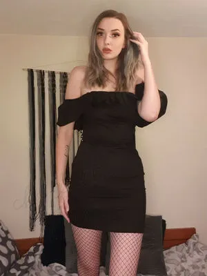 Charlottebelle OnlyFans Leaked Free Thumbnail Picture - #CBOob0No5Q