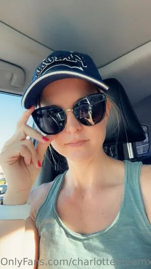 Charlottedreamxo OnlyFans Leaked Free Thumbnail Picture - #7xBZVzrgEU
