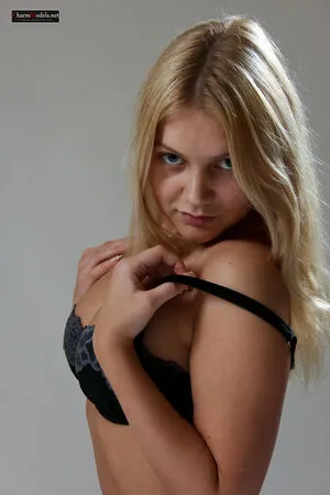 Charmmodels OnlyFans Leaked Free Thumbnail Picture - #vSRKBkfAS3