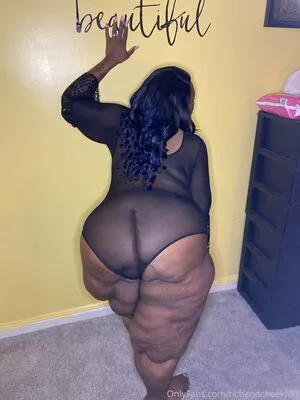 Cheekiifemme OnlyFans Leaked Free Thumbnail Picture - #Ktx37jxwAu