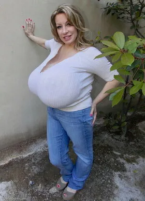 Chelsea Charms OnlyFans Leaked Free Thumbnail Picture - #oBparNQ8DE