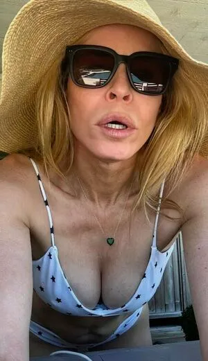 Chelsea Handler OnlyFans Leaked Free Thumbnail Picture - #ADnsnahtmA