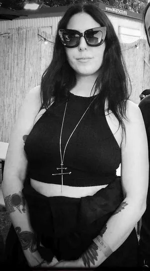 Chelsea Wolfe OnlyFans Leaked Free Thumbnail Picture - #S9G03Axwez