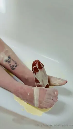 Cherry Apricots OnlyFans Leaked Free Thumbnail Picture - #IeJag9naDw