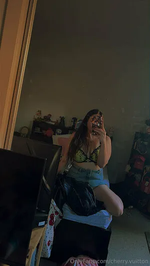Cherry Vuitton OnlyFans Leaked Free Thumbnail Picture - #hBSSBsMJ00