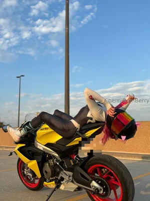 Cherrybomberry OnlyFans Leaked Free Thumbnail Picture - #SFxxJD2Cdk