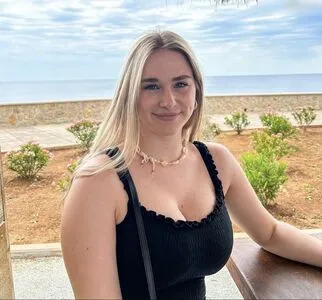Chiara Pontius OnlyFans Leaked Free Thumbnail Picture - #AwQ8whIMFt