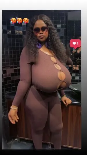 Chioma Lovv OnlyFans Leaked Free Thumbnail Picture - #4YmLjmgri2