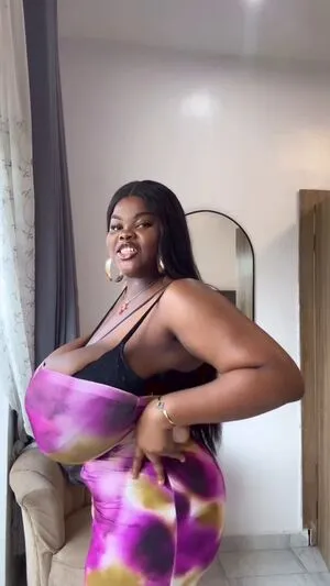 Chioma Lovv OnlyFans Leaked Free Thumbnail Picture - #CX2RGTunnz