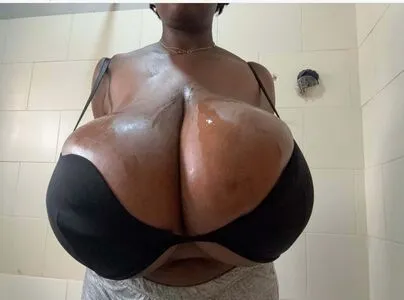 Chioma Lovv OnlyFans Leaked Free Thumbnail Picture - #EOMkUQewEu