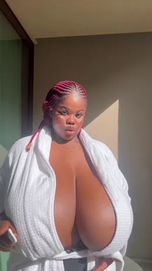Chioma Lovv OnlyFans Leaked Free Thumbnail Picture - #G6LQUrzKe4