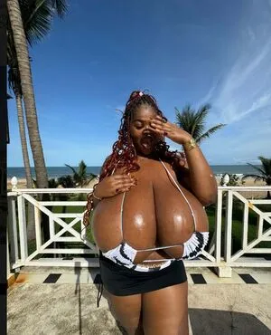 Chioma Lovv OnlyFans Leaked Free Thumbnail Picture - #KLQbufMwYK