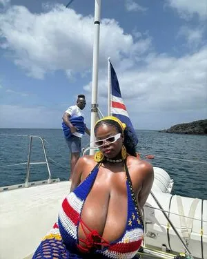 Chioma Lovv OnlyFans Leaked Free Thumbnail Picture - #PRTUCNsd5Y