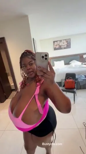 Chioma Lovv OnlyFans Leaked Free Thumbnail Picture - #Qaz0psykTD