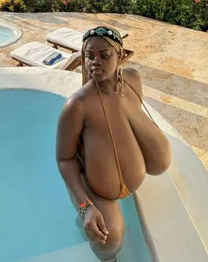 Chioma Lovv OnlyFans Leaked Free Thumbnail Picture - #myBq3SUWrl