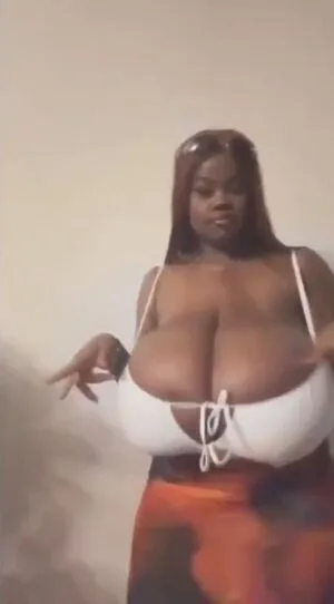 Chioma Lovv OnlyFans Leaked Free Thumbnail Picture - #rVhLCiayeg