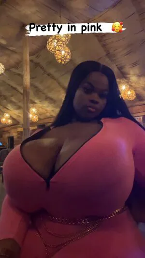 Chioma Lovv OnlyFans Leaked Free Thumbnail Picture - #1sDqa5sZ59