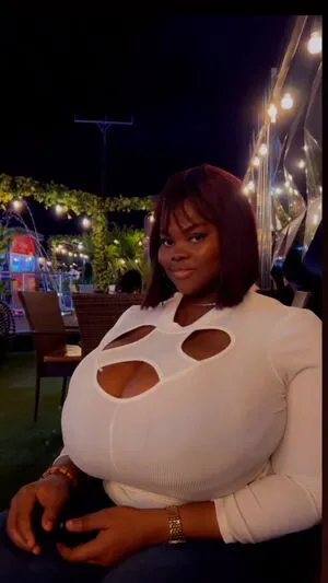 Chioma Lovv OnlyFans Leaked Free Thumbnail Picture - #2xVQSMt9Hx
